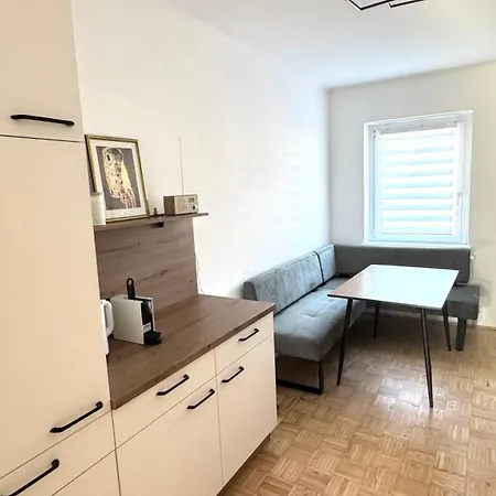 7 Im Herzen Von * Λιντς